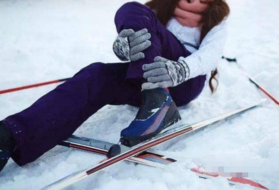 陈妍希跟腱断裂：明星“强制下班”背后的健康警钟与运动风险(图1)